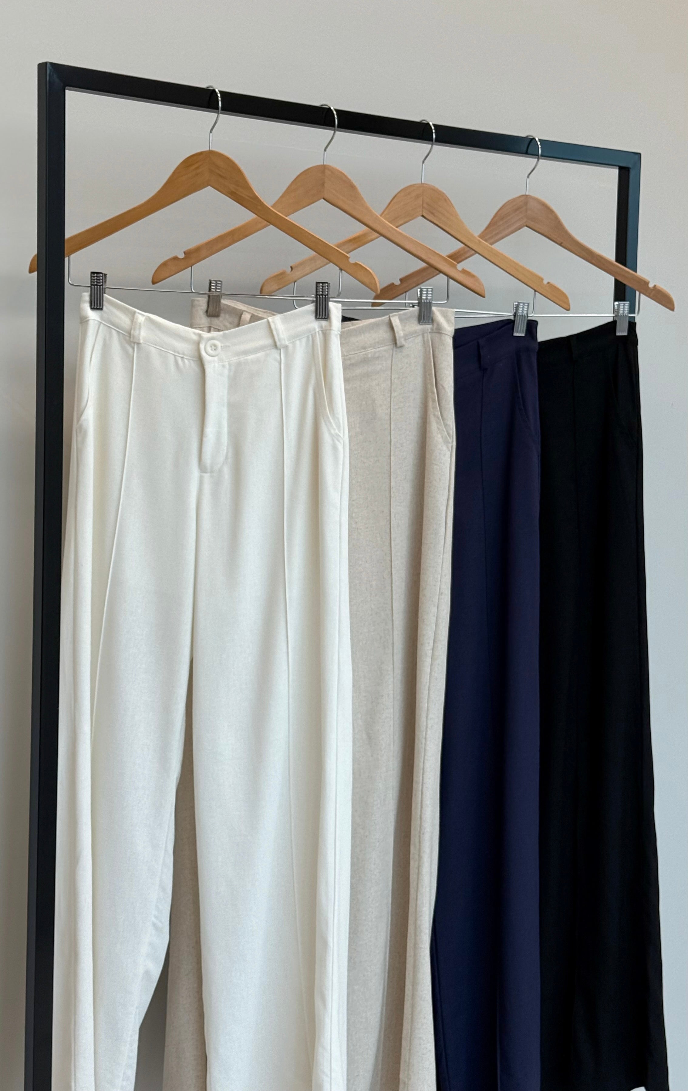 Calça Pantalona Linho Agatha - 2 POR R$ 349,90